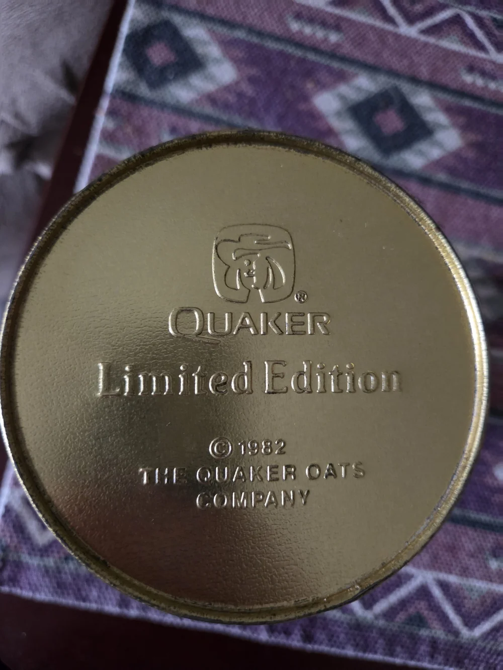 Quaker Old Fashioned Oats Canister - Red and Black